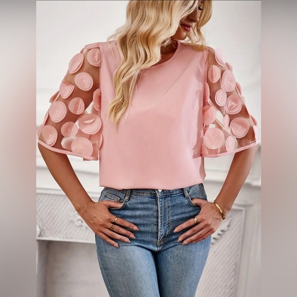 🌟NIP🌟-Solid Appliqué Crew Neck Top - Picture 2 of 5